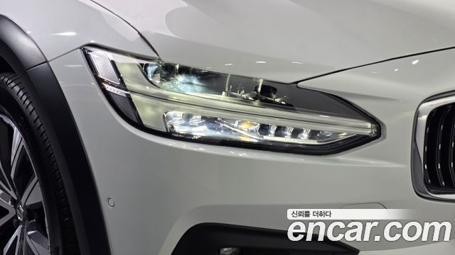 Volvo V90 2024 — photo 8