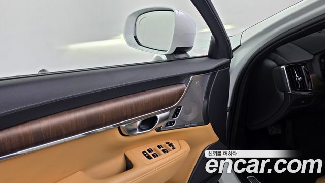Volvo V90 2024 — photo 28