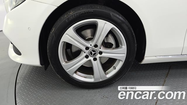 Mercedes-Benz E-Class 2018 — photo 5