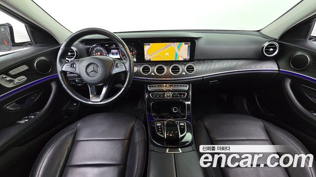 Mercedes-Benz E-Class 2018 — photo 10
