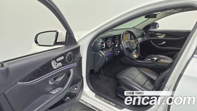 Mercedes-Benz E-Class 2018 — photo 13