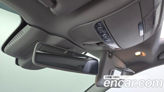 Mercedes-Benz E-Class 2018 — photo 26