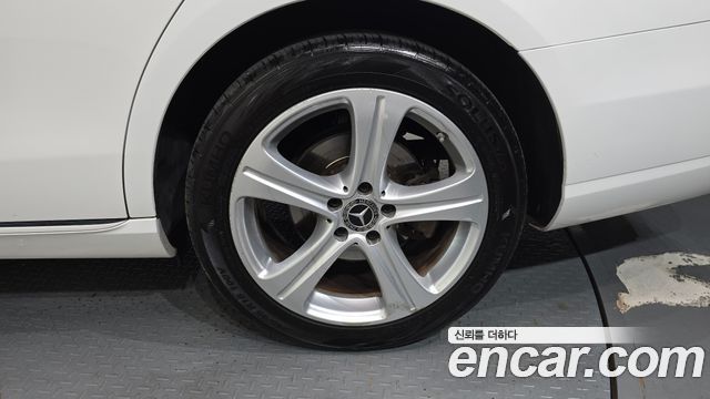 Mercedes-Benz E-Class 2018 — photo 7