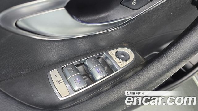 Mercedes-Benz E-Class 2018 — photo 30