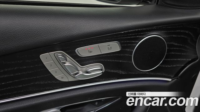 Mercedes-Benz E-Class 2018 — photo 35