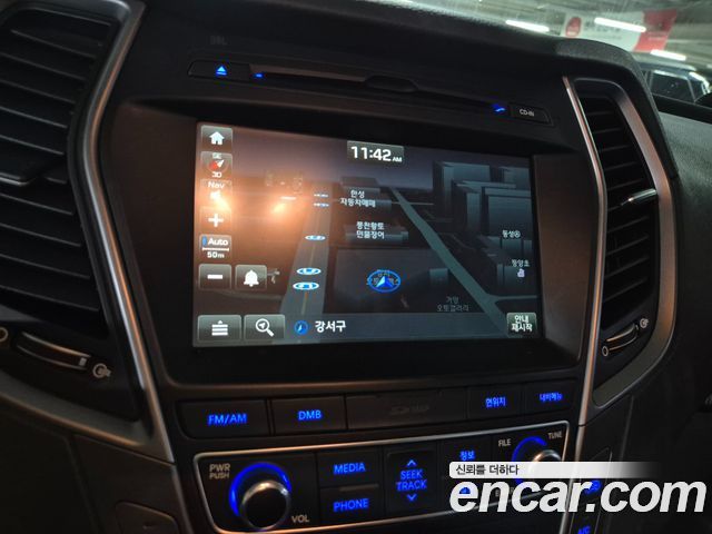 Hyundai Santafe 2018 — photo 12