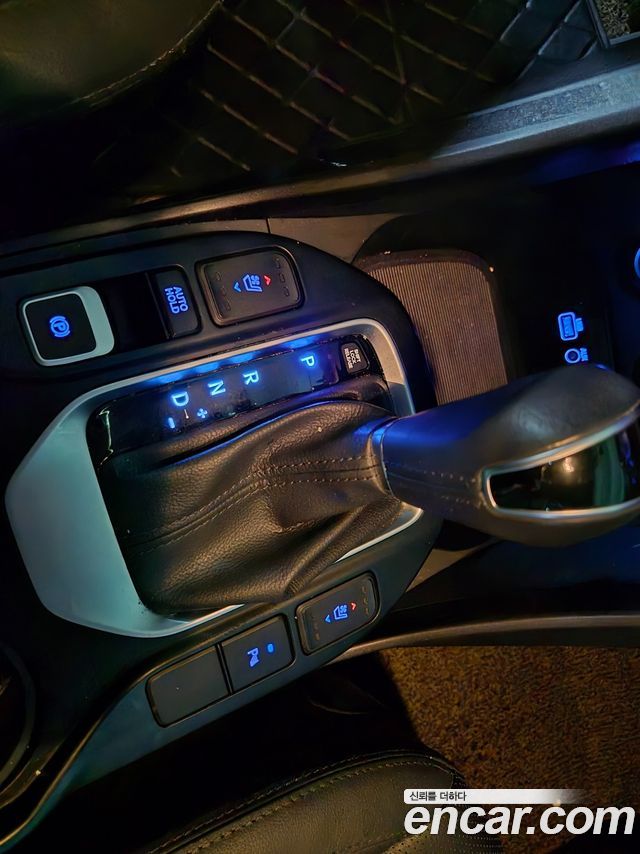 Hyundai Santafe 2018 — photo 18