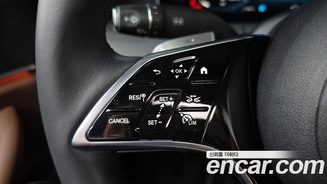 Mercedes-Benz E-Class 2023 — photo 21