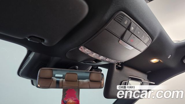 Mercedes-Benz E-Class 2023 — photo 25