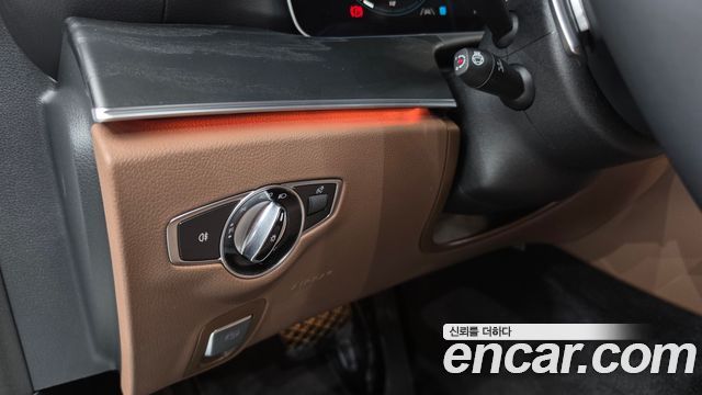 Mercedes-Benz E-Class 2023 — photo 26