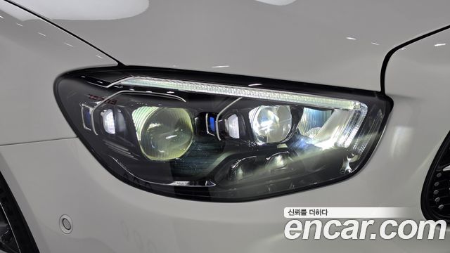 Mercedes-Benz E-Class 2023 — photo 8
