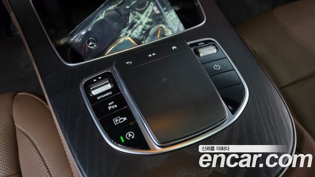 Mercedes-Benz E-Class 2023 — photo 31