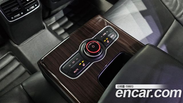 Kia K7 2015 — photo 18