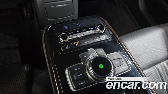 Genesis EQ900 2017 — photo 25