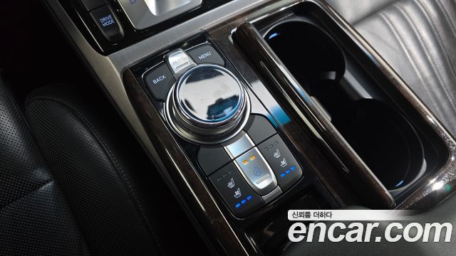 Genesis EQ900 2017 — photo 26