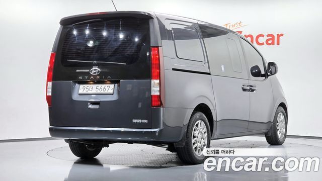Hyundai Staria 2022 — photo 2