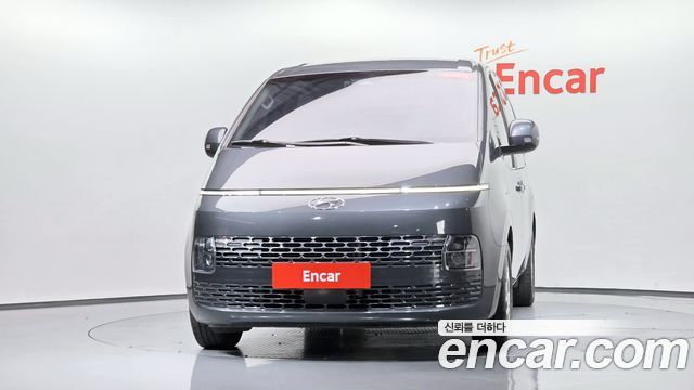 Hyundai Staria 2022 — photo 3
