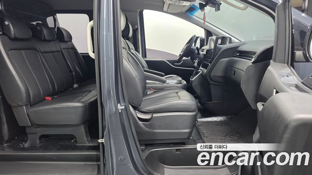 Hyundai Staria 2022 — photo 16