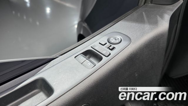 Hyundai Staria 2022 — photo 30