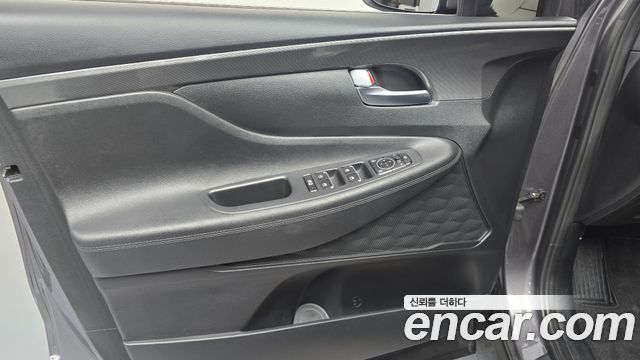 Hyundai Santafe 2023 — photo 14
