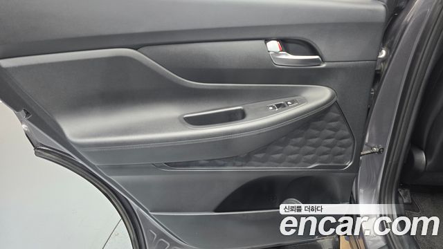 Hyundai Santafe 2023 — photo 15