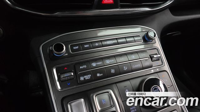 Hyundai Santafe 2023 — photo 32