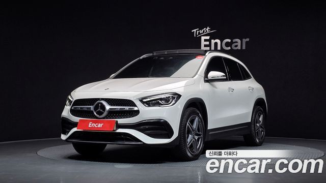 Mercedes-Benz GLA-Class 2023 — photo 1
