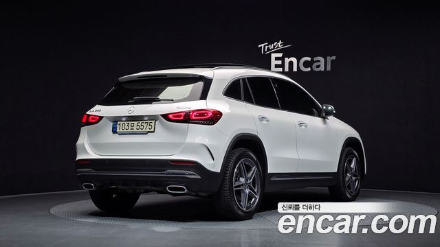 Mercedes-Benz GLA-Class 2023 — photo 2