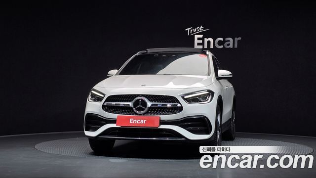 Mercedes-Benz GLA-Class 2023 — photo 3