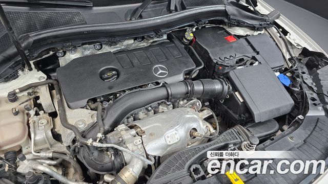 Mercedes-Benz GLA-Class 2023 — photo 6