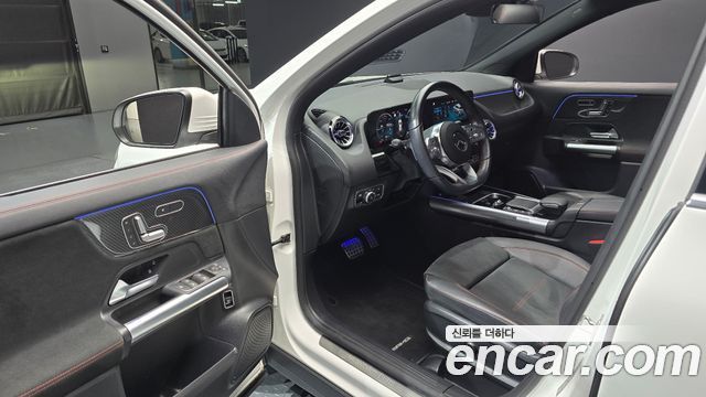 Mercedes-Benz GLA-Class 2023 — photo 13