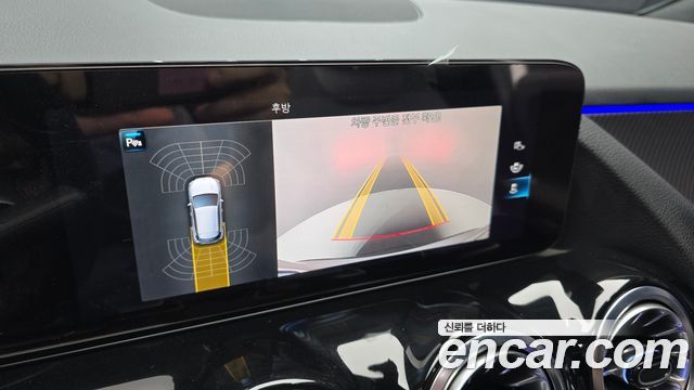 Mercedes-Benz GLA-Class 2023 — photo 21