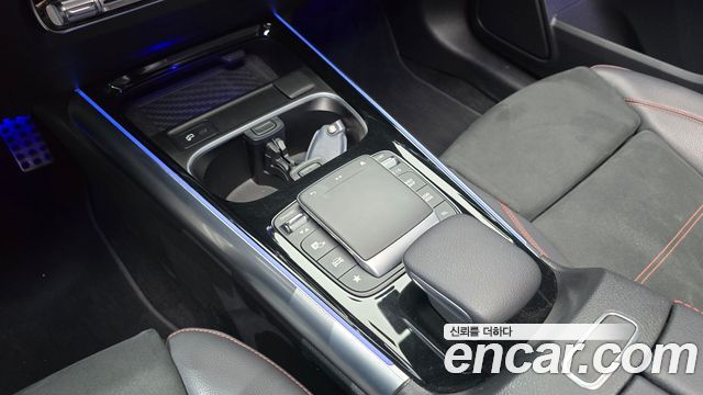 Mercedes-Benz GLA-Class 2023 — photo 22
