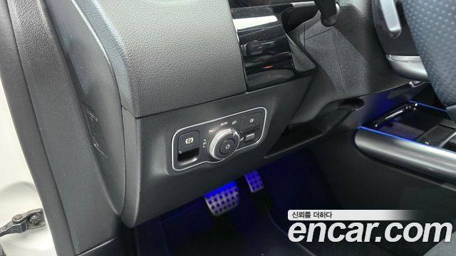 Mercedes-Benz GLA-Class 2023 — photo 26
