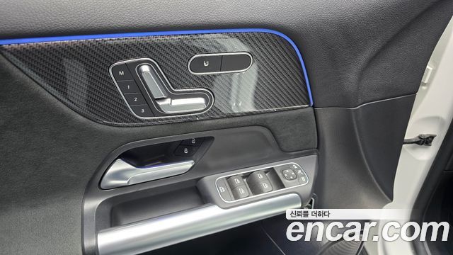 Mercedes-Benz GLA-Class 2023 — photo 27