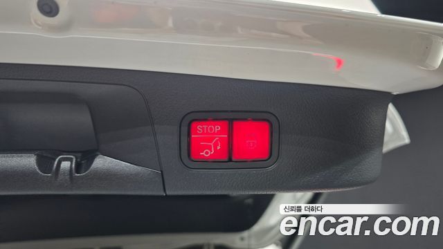 Mercedes-Benz GLA-Class 2023 — photo 33