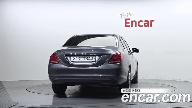 Mercedes-Benz C-Class 2018 — photo 4