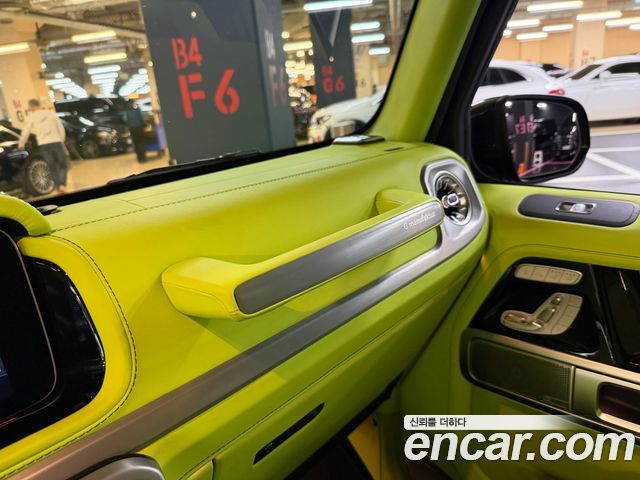 Mercedes-Benz G-Class 2022 — photo 11