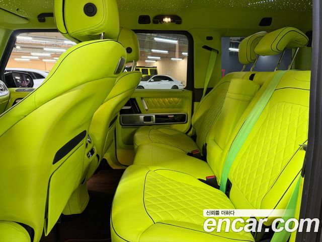 Mercedes-Benz G-Class 2022 — photo 16