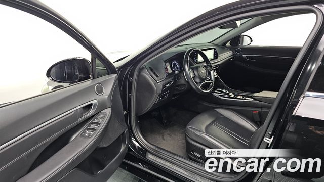 Hyundai Sonata 2022 — photo 10