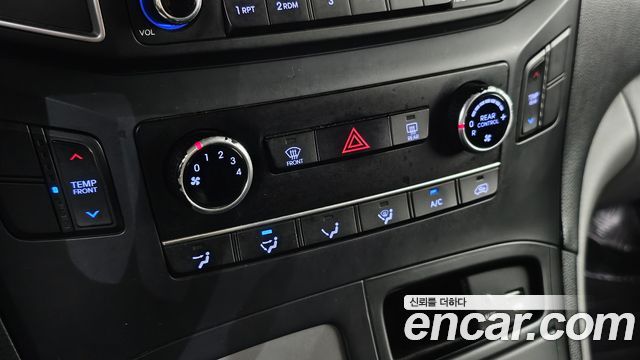 Hyundai Starex 2018 — photo 22