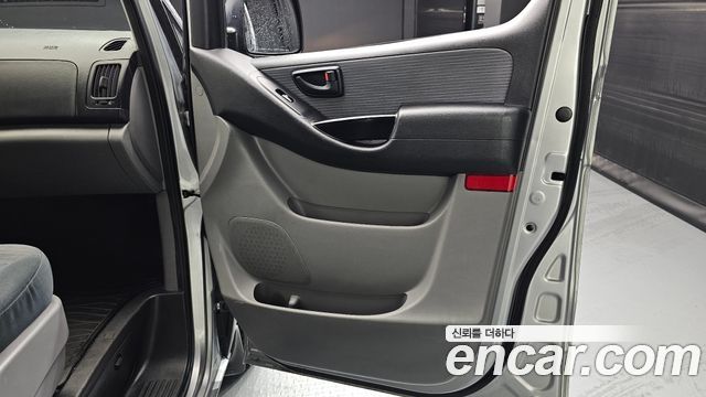 Hyundai Starex 2018 — photo 15