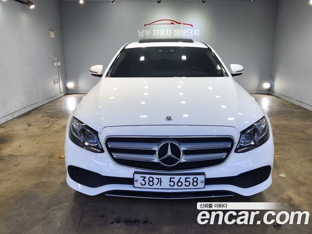 Mercedes-Benz E-Class 2017 — photo 2