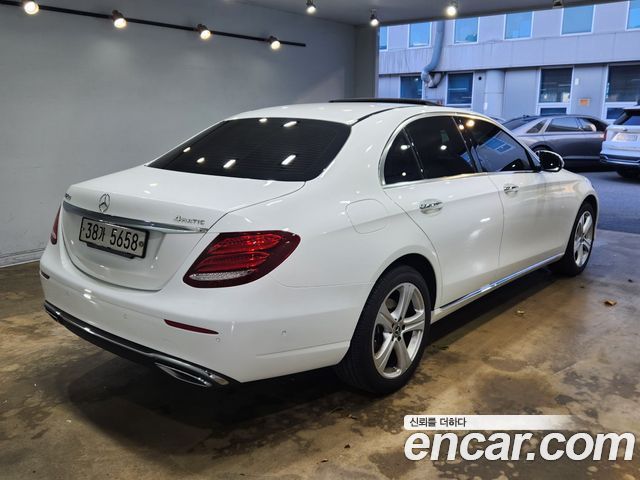 Mercedes-Benz E-Class 2017 — photo 6