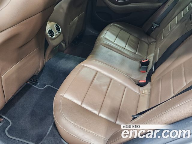 Mercedes-Benz E-Class 2017 — photo 15