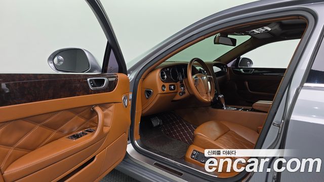 Bentley Flying Spur 2013 — photo 10