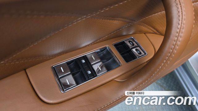 Bentley Flying Spur 2013 — photo 11