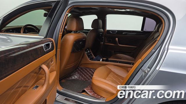 Bentley Flying Spur 2013 — photo 16