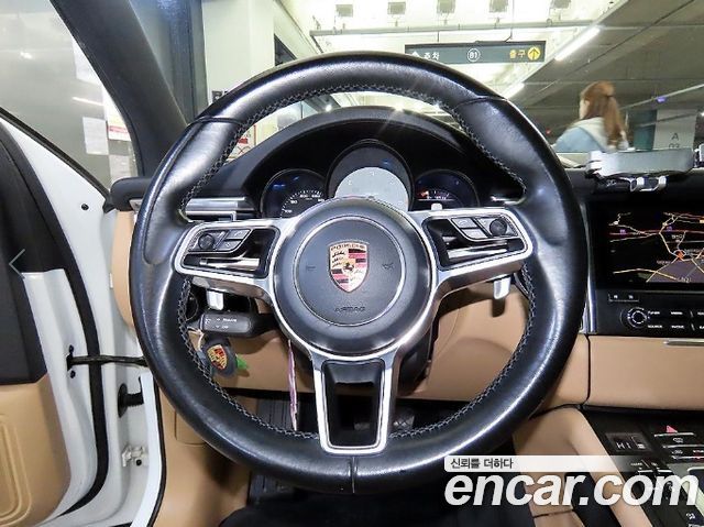 Porsche Macan 2017 — photo 8
