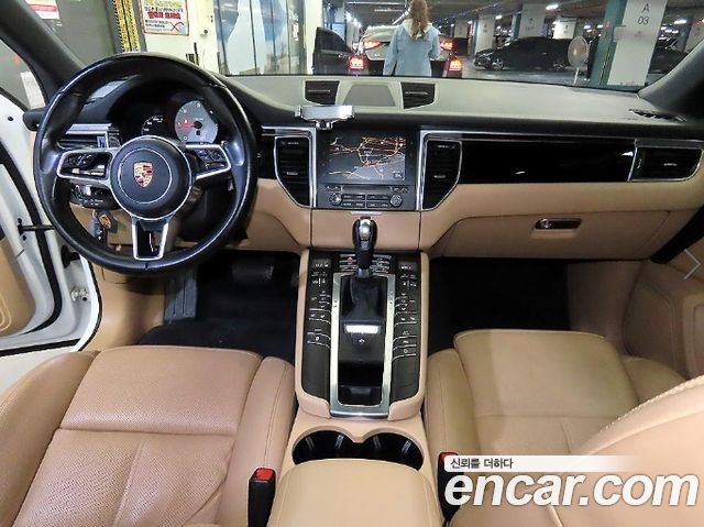 Porsche Macan 2017 — photo 10